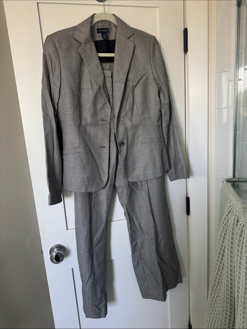 Ann Taylor Light Gray Women's Two-Piece Suit - Blazer & Pants